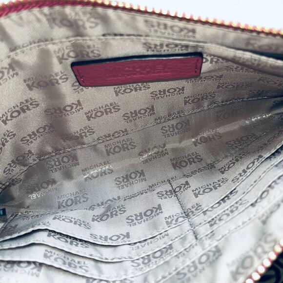 Michael Kors Wristlet Mauve with Golden Hardware - Picture 2 of 5